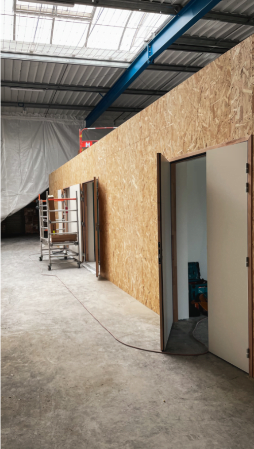 works evolution expedition interior-locker room amiaud nautical equipment manufacturer