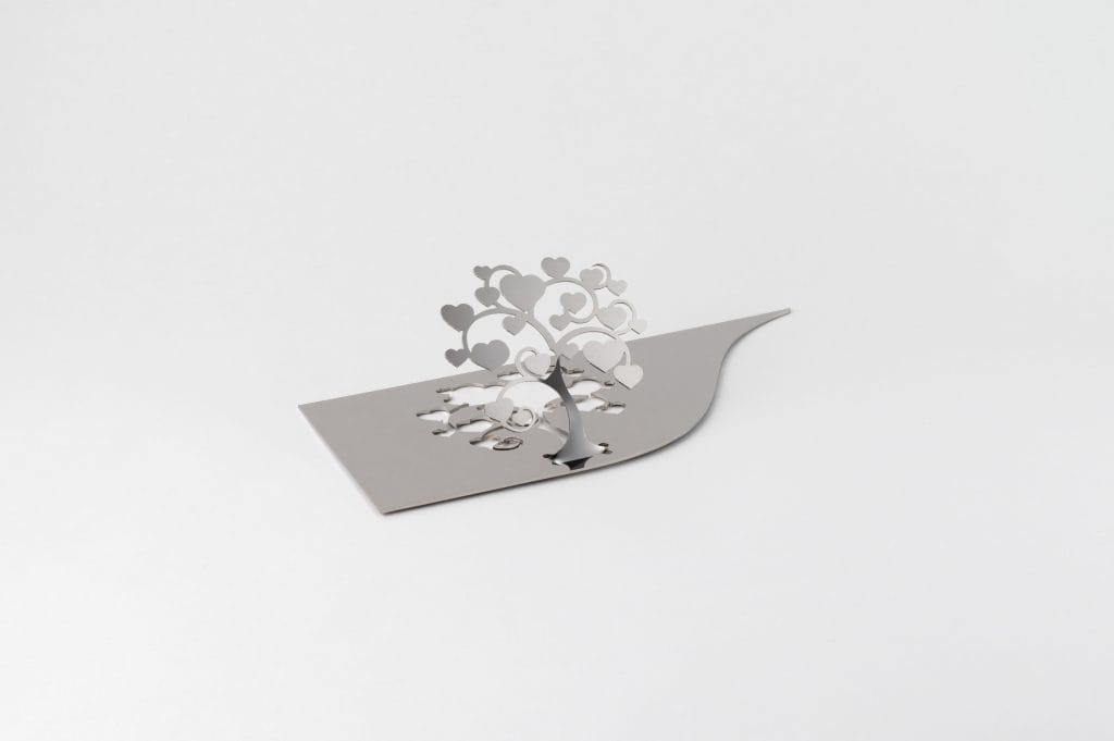 Pièce décorative Exemple de découpe fine sur tôle, avec une mise en forme adaptée au projet.